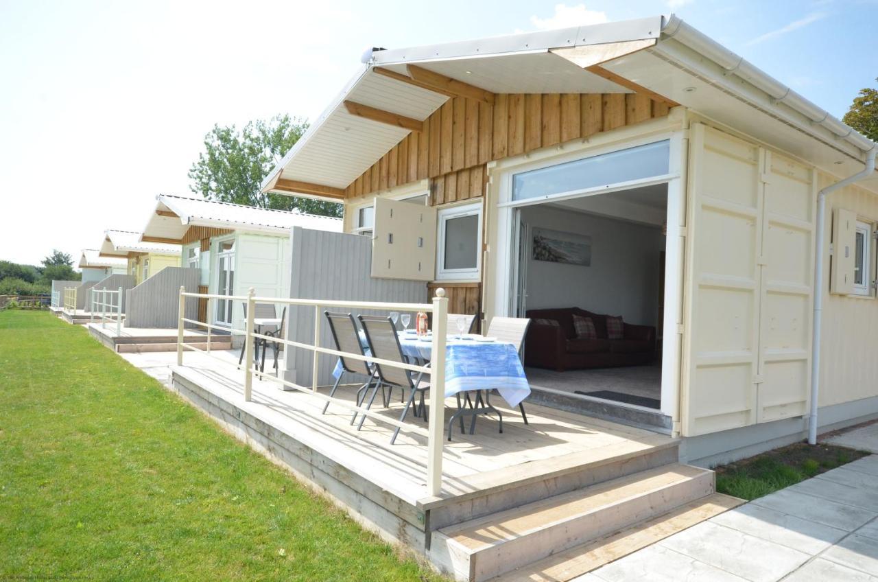 Premium Lake Lodges Chichester Eksteriør bilde