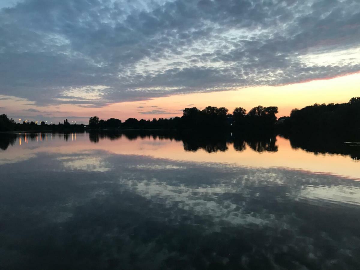 Premium Lake Lodges Chichester Eksteriør bilde