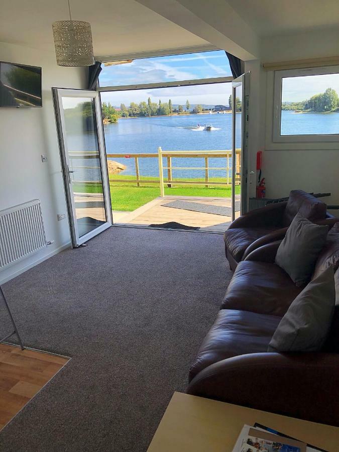 Premium Lake Lodges Chichester Eksteriør bilde